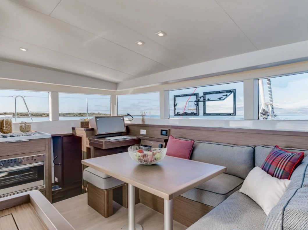 Lagoon 40 (Solentia)  - 38