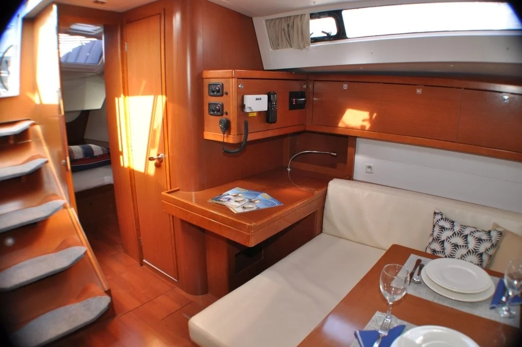 Oceanis 48 (Cheeky Lady)  - 2