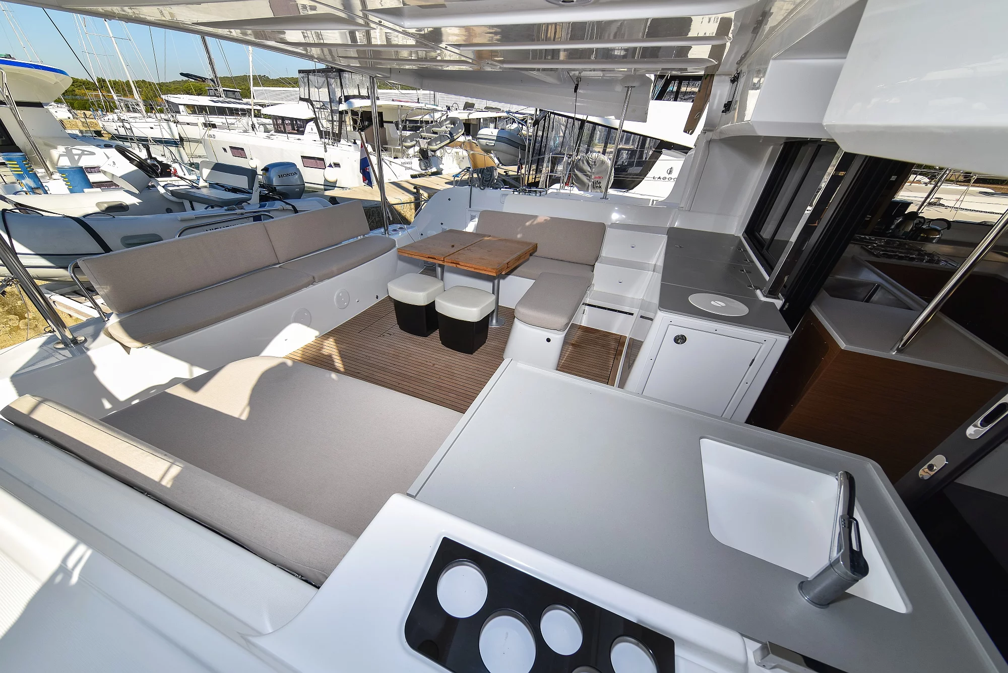 Lagoon 46 (MAJESTIC)  - 76