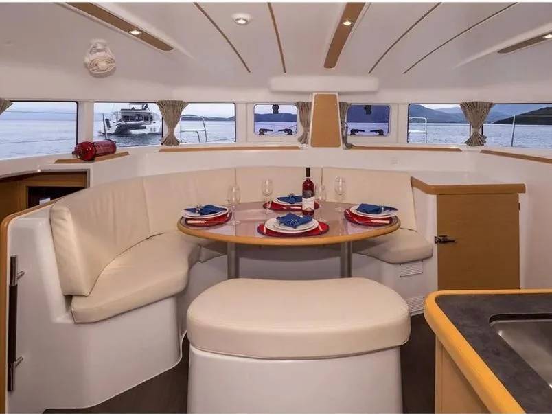Lagoon 380 S2 (WHY KNOT) Interior image - 8