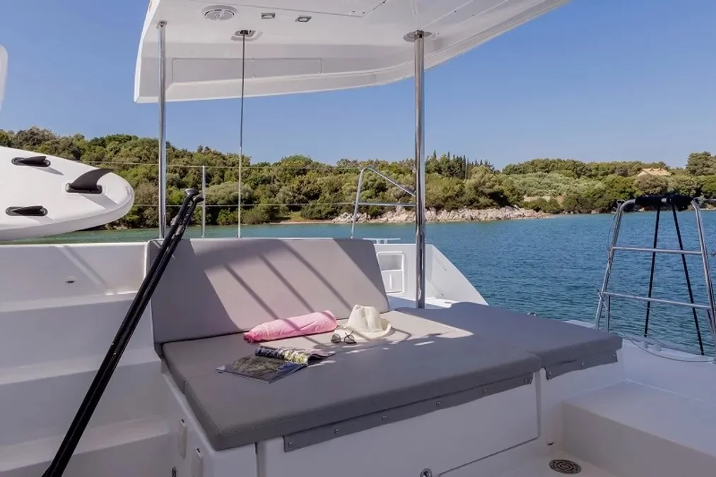 Lagoon 450 Fly (GIN TONIC)  - 8