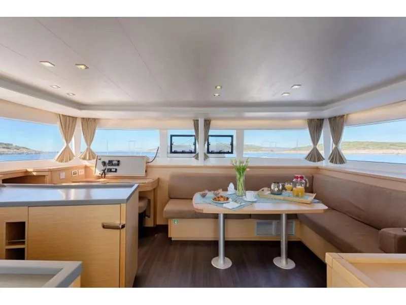 Lagoon 450 F Luxury (Alba Mouse) Interior image - 1
