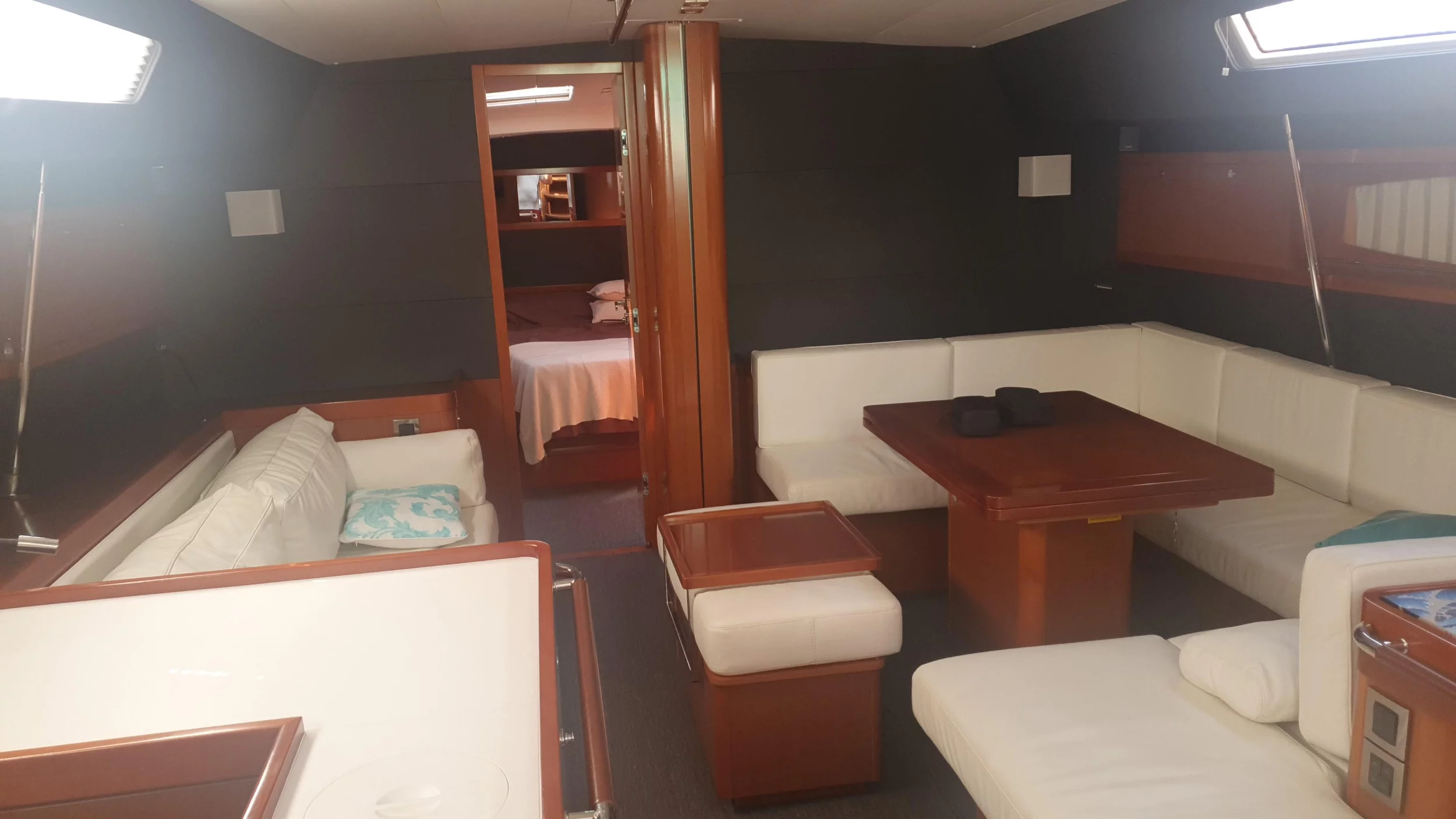 Oceanis 60 (Ultreya)  - 24