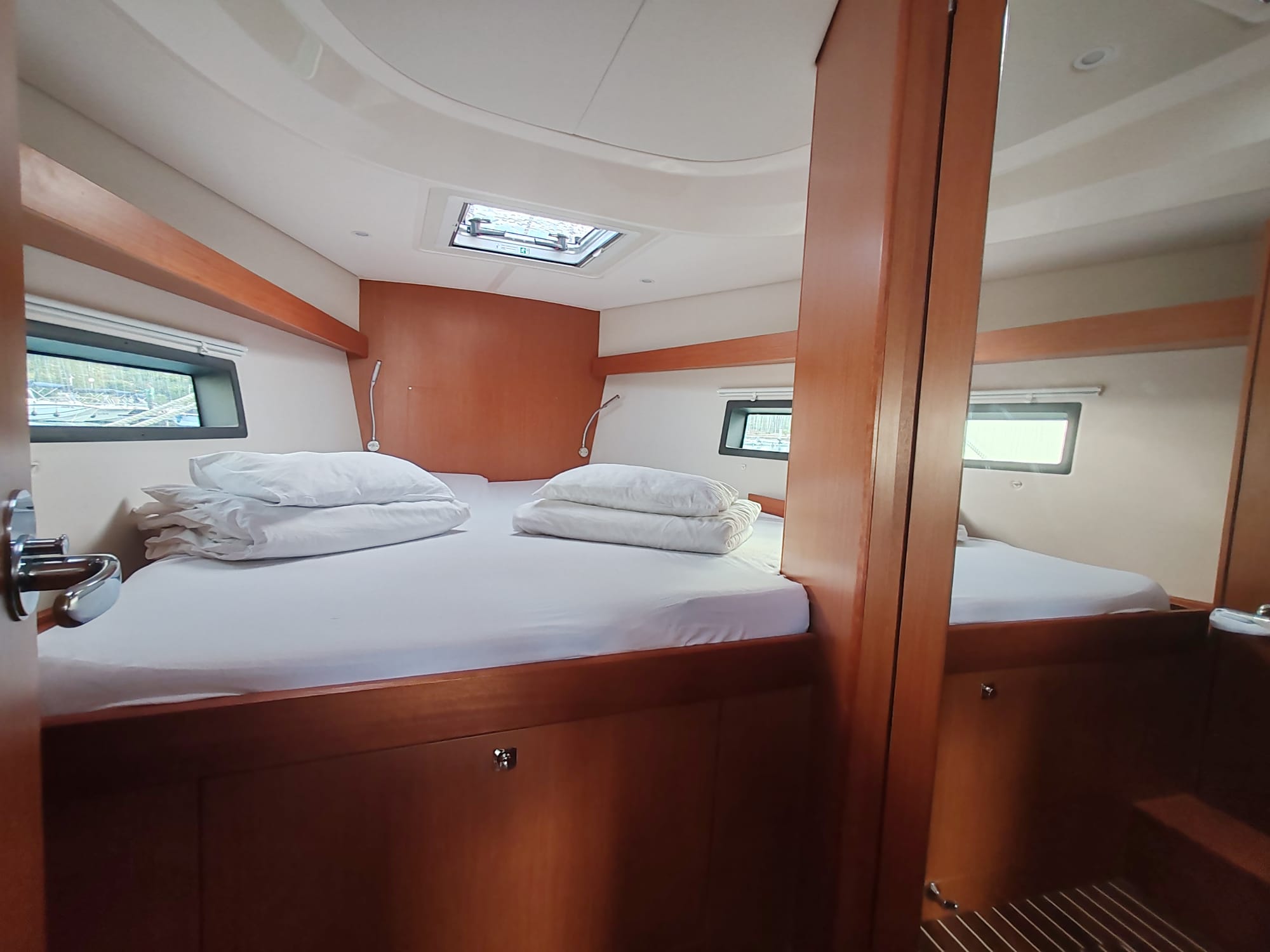 Bavaria C42 — photo 16