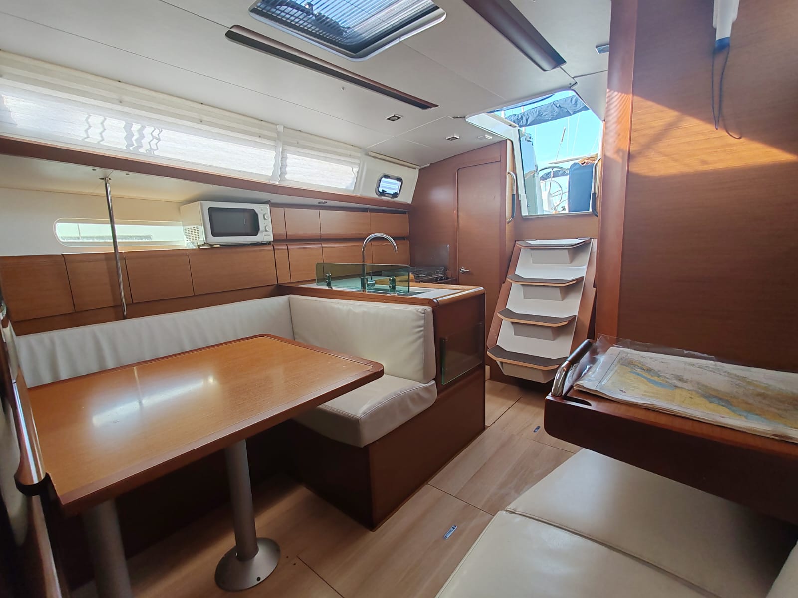 Sun Odyssey 389 — photo 3