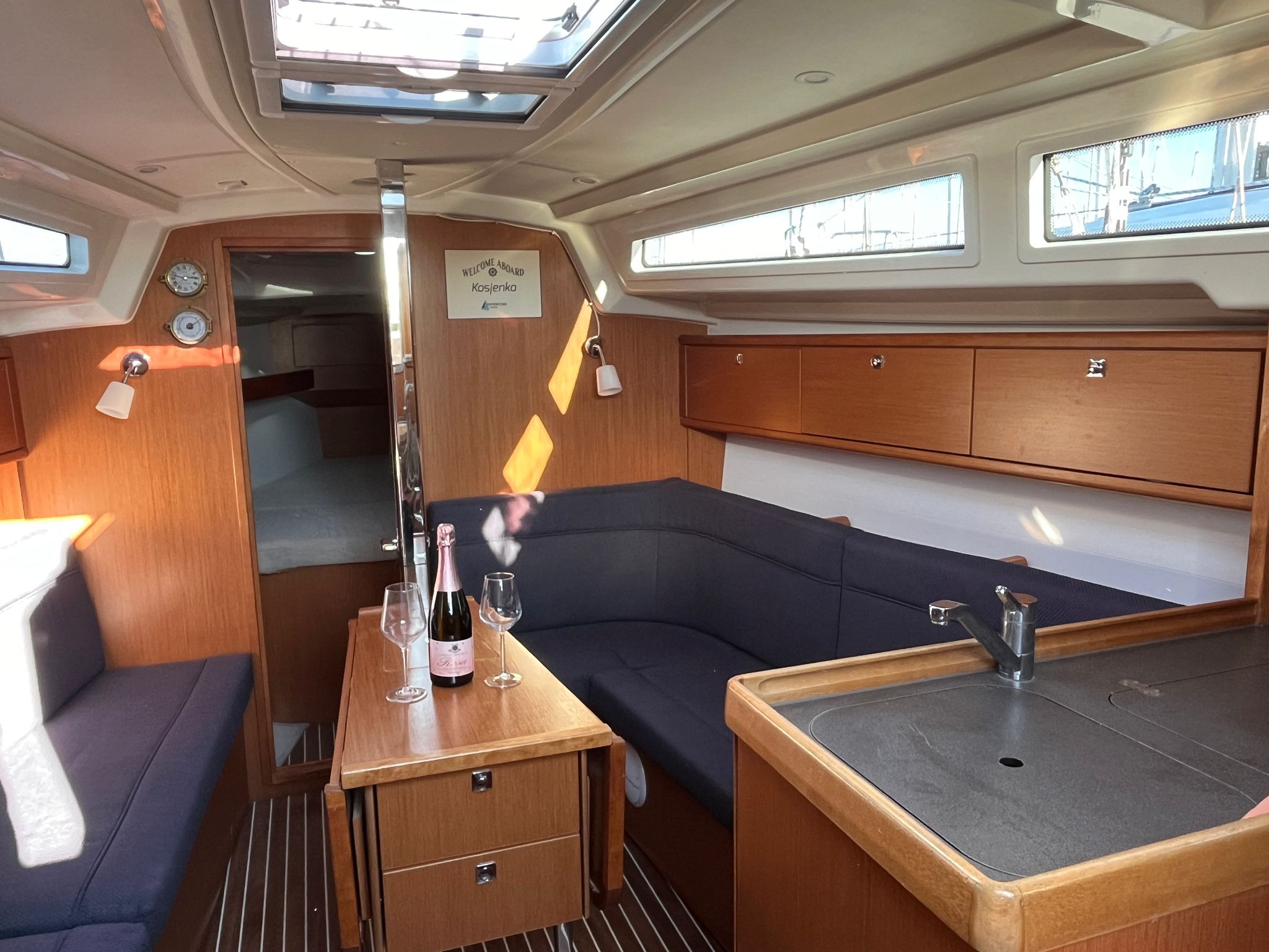 Bavaria Cruiser 34 — photo 11