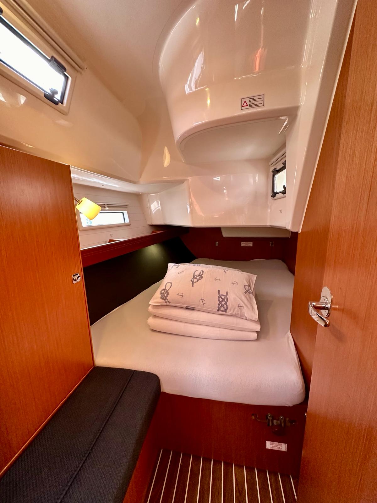Bavaria Cruiser 37 — photo 8