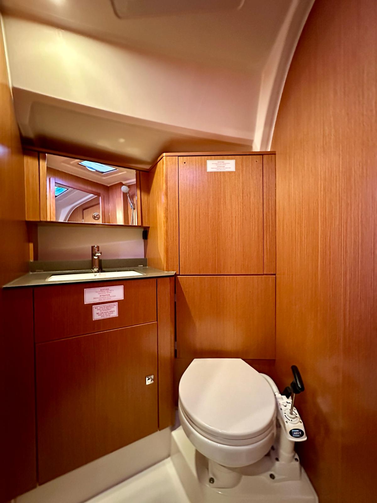 Bavaria Cruiser 41 — photo 8
