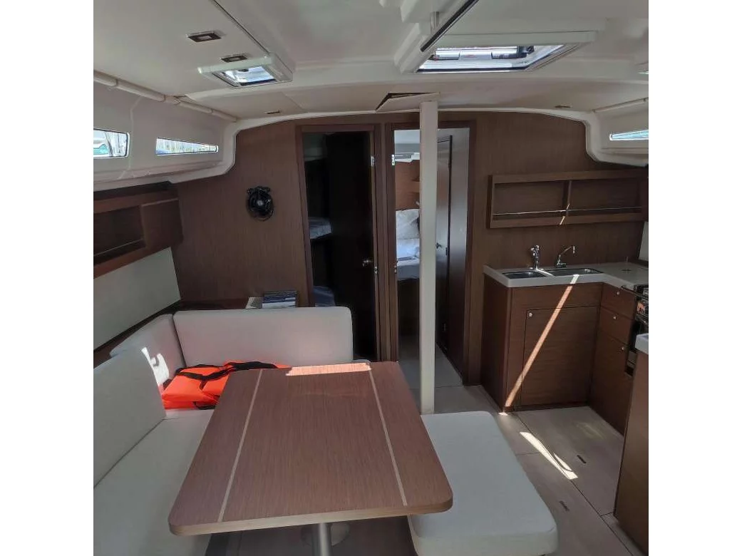 Oceanis 40.1 (Surya) Interior image - 2