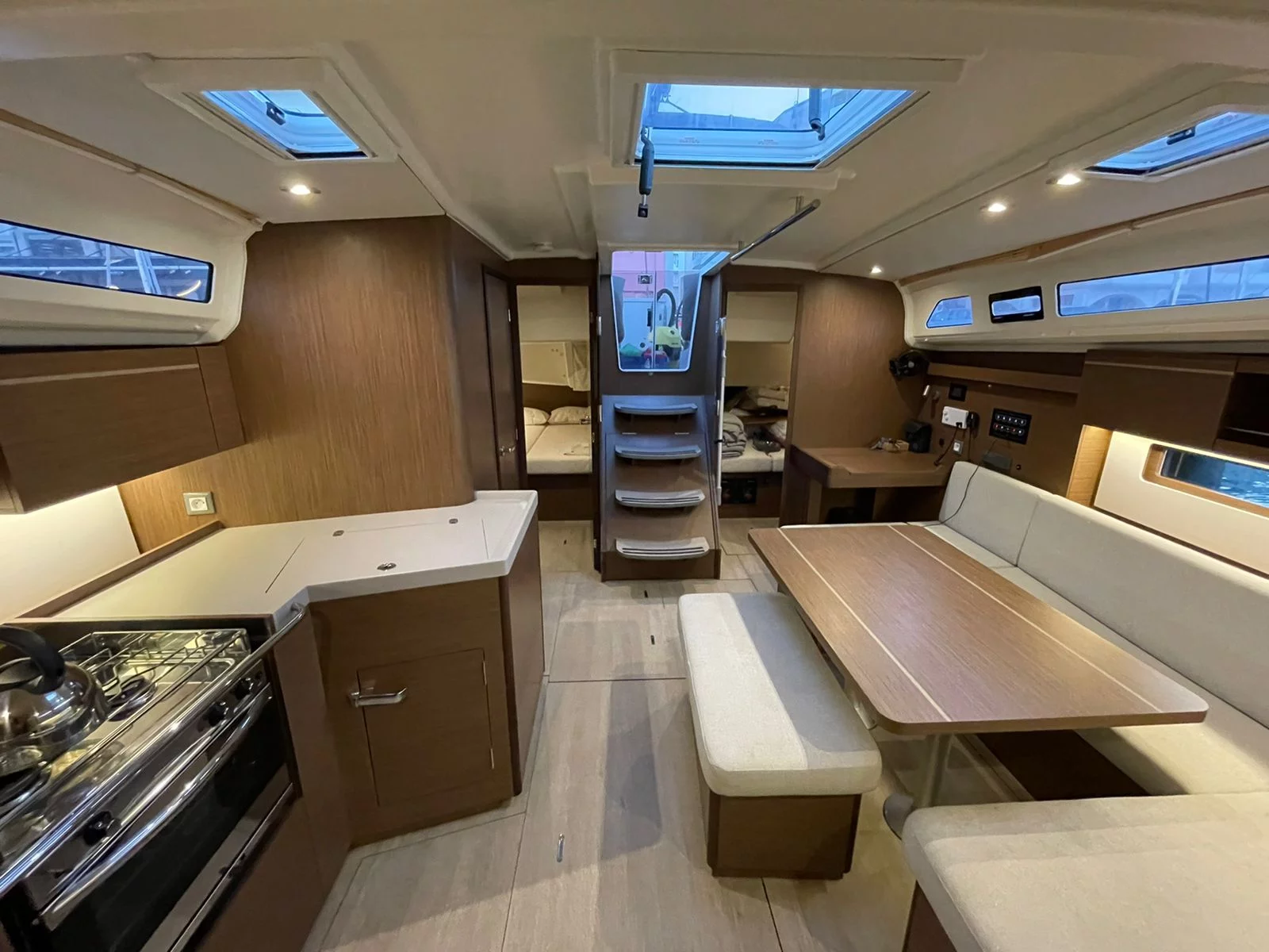 Oceanis 40.1 (Aurora) Interior image - 6