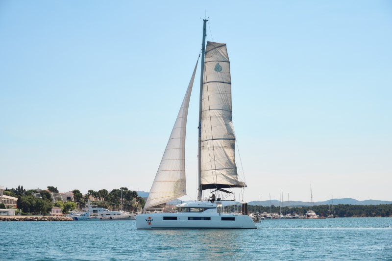 Lagoon 50 — photo 32