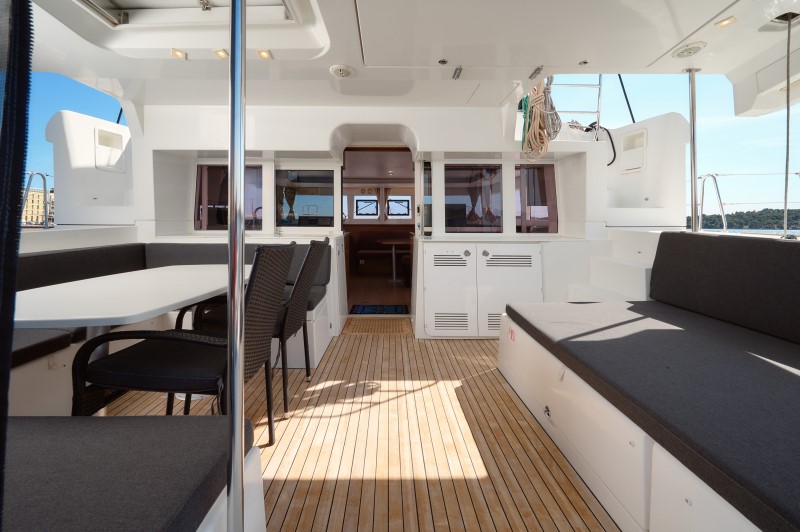Lagoon 450 — photo 10
