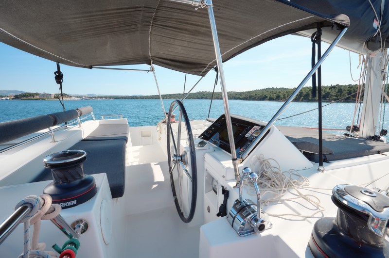 Lagoon 450 — photo 40