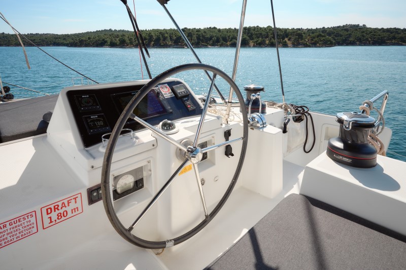 Lagoon 450 — photo 52