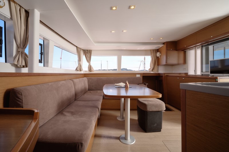 Lagoon 450 — photo 50