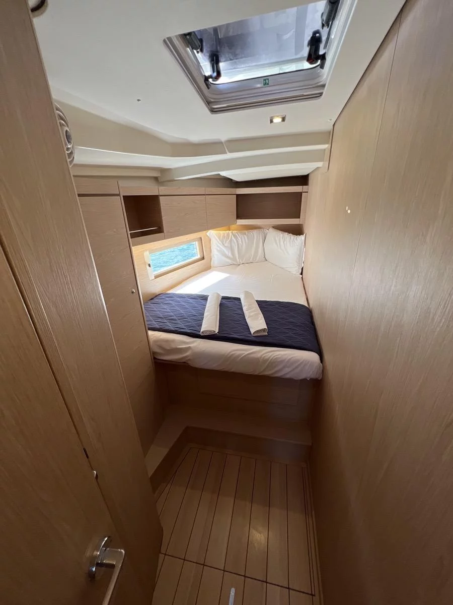 Oceanis 46.1 (4 cab) (Goldeneye)  - 19