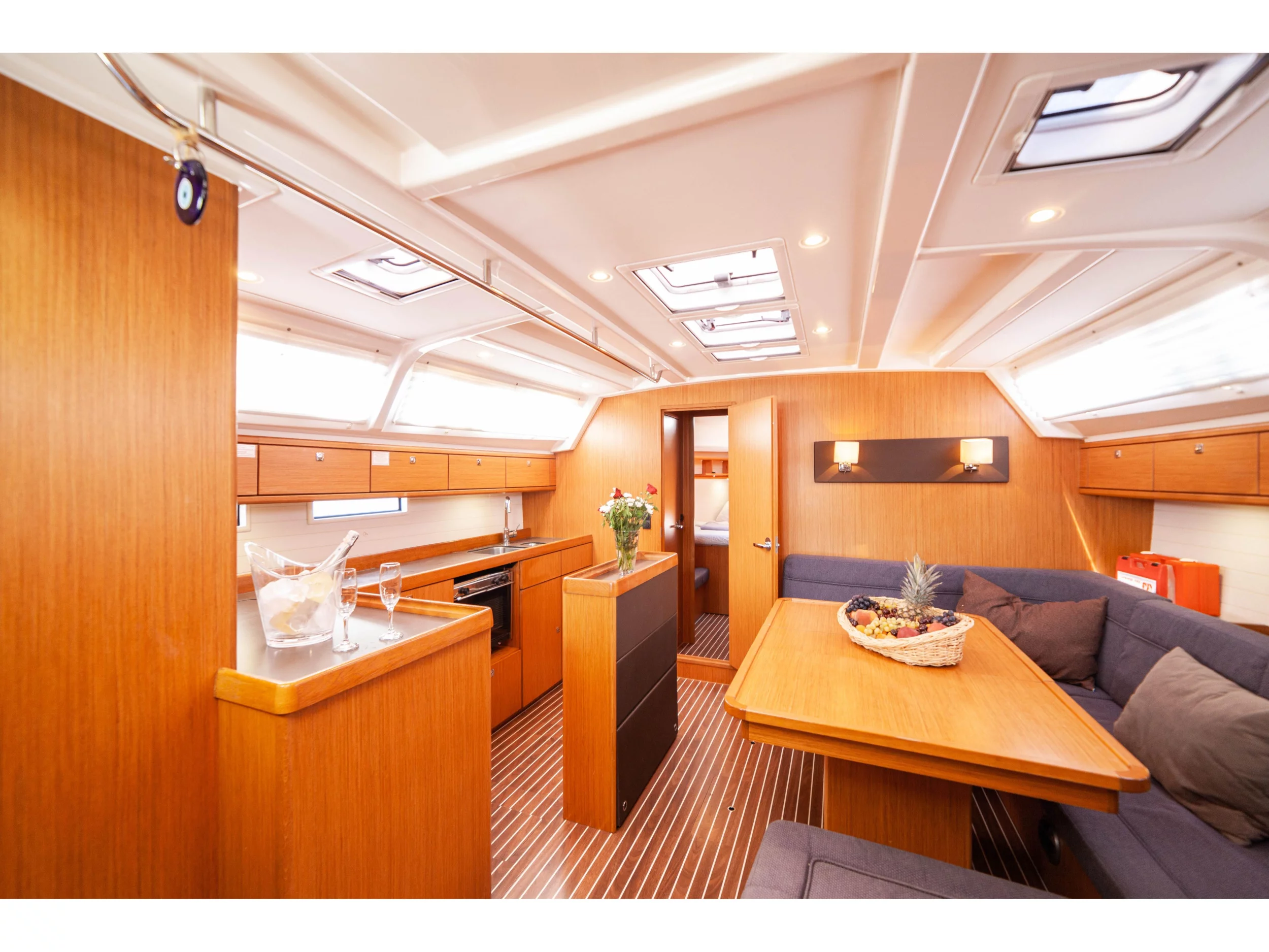Bavaria Cruiser 46 (Sail Vega) Interior image - 5