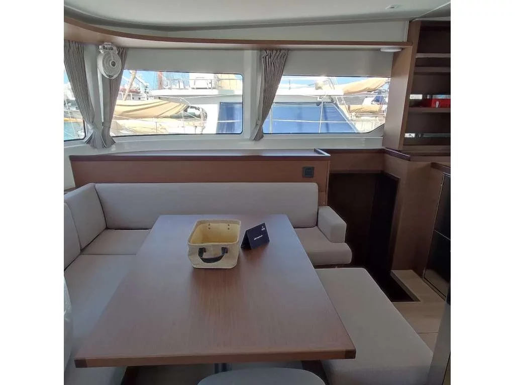 Lagoon 46 (Rocky) Interior image - 9