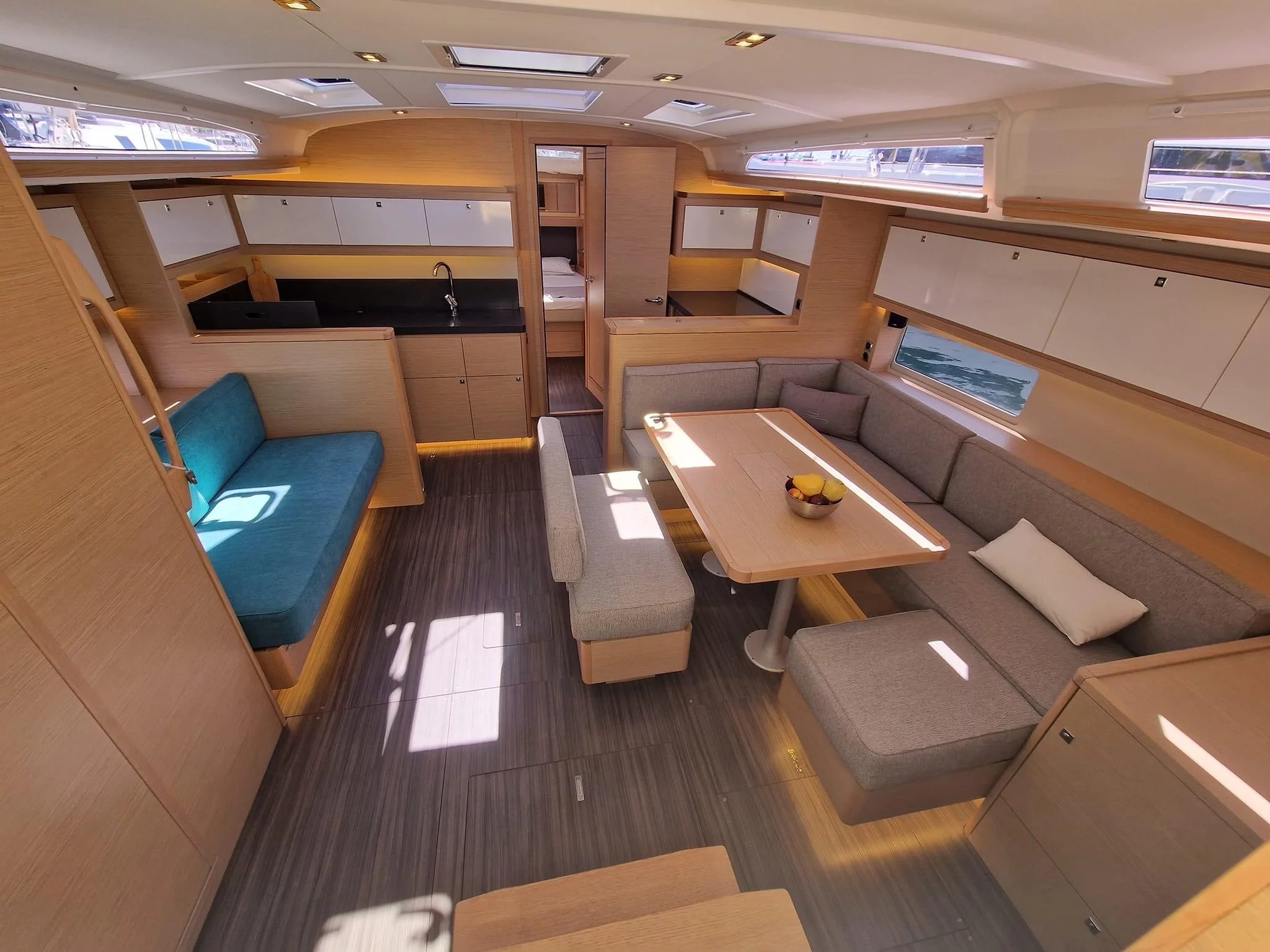 Dufour 470 (Salty) Interior image - 7