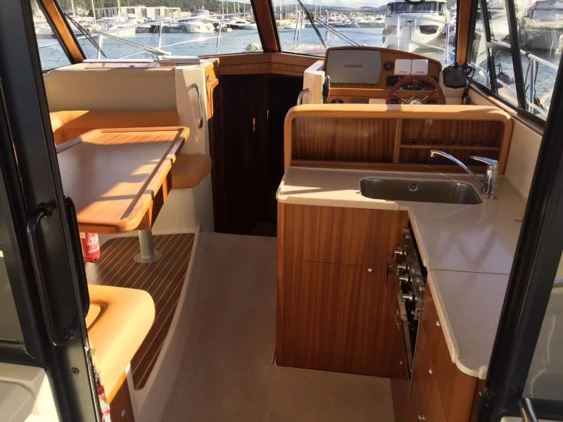 Adriana 44 (Tina II) Interior image - 1