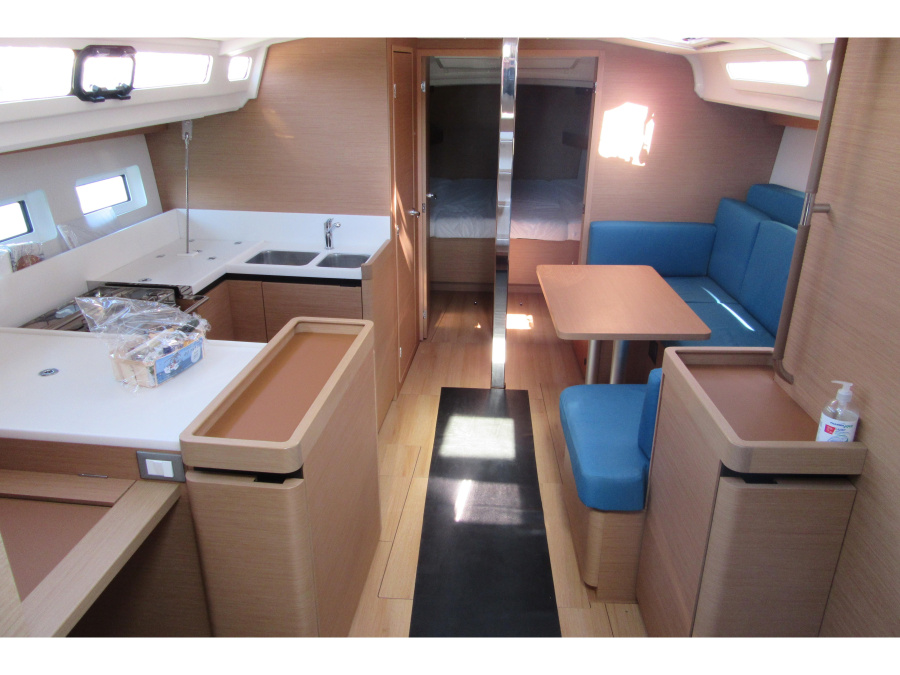 Interior image - 2