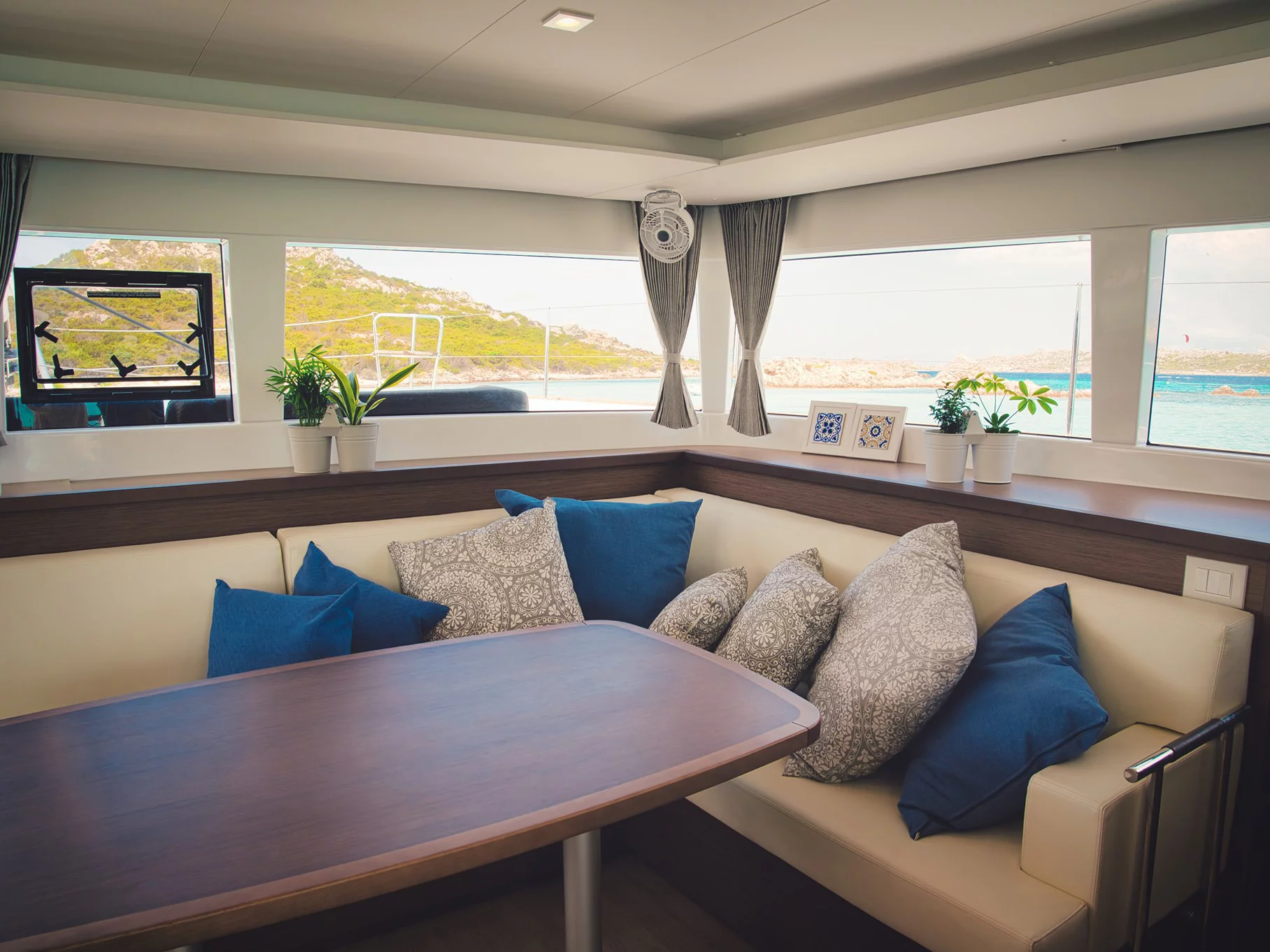 Lagoon 450F (Pollo) Interior image - 5
