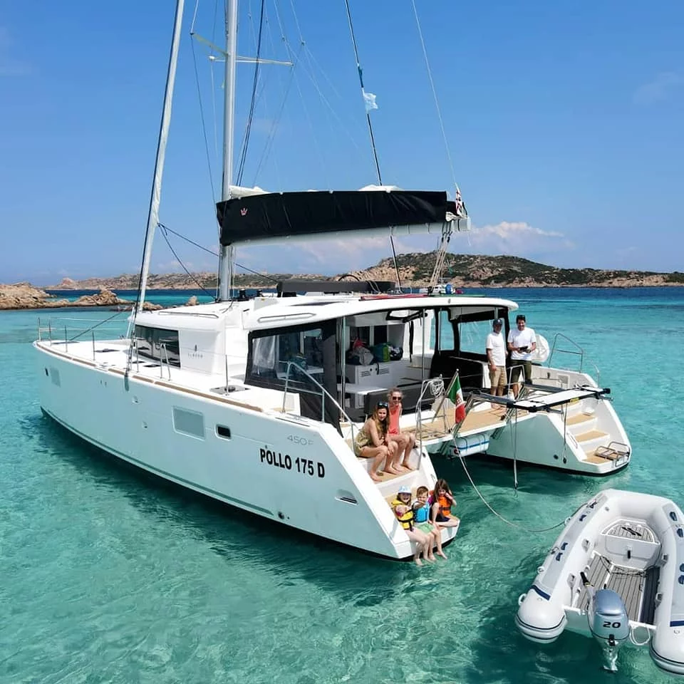 Lagoon 450F (Pollo)  - 6
