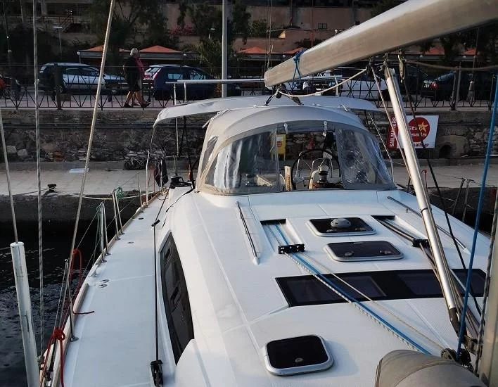 Beneteau Oceanis 50 Family (Seladon II)  - 17