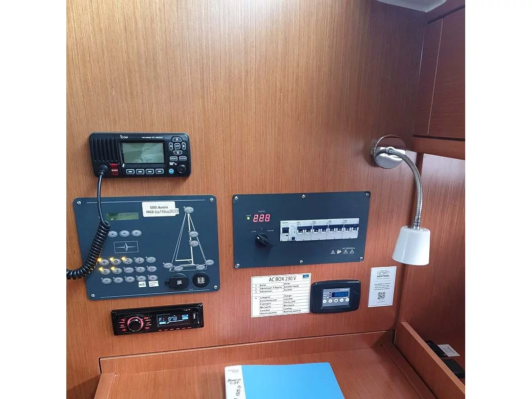 Bavaria Cruiser 37 (AURORA) Interior image - 3