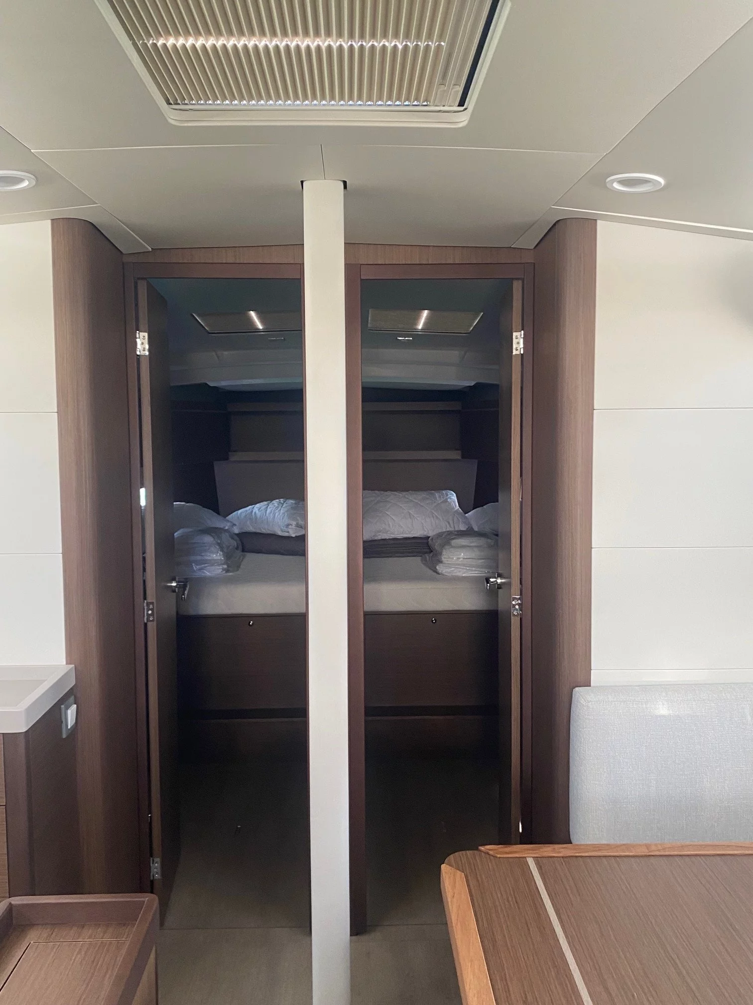 Oceanis 46.1 (4/4) (Joanna)  - 11