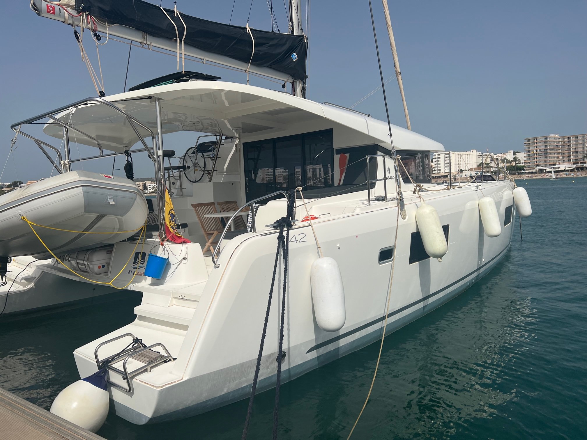 Photo #1 - Lagoon 42 (Mares) in Sant Antoni de Portmany - 4926