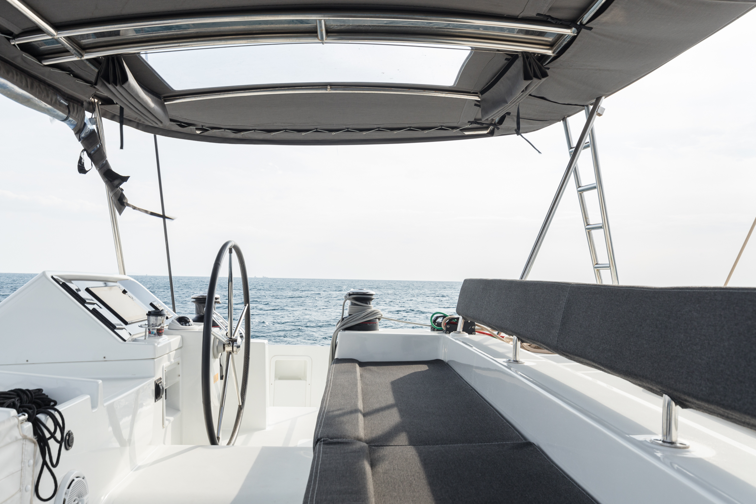 Photo #4 - Lagoon 450 Flybridge (Myrto |, Gen, Watermaker, 12 pax) en Athènes - 11858