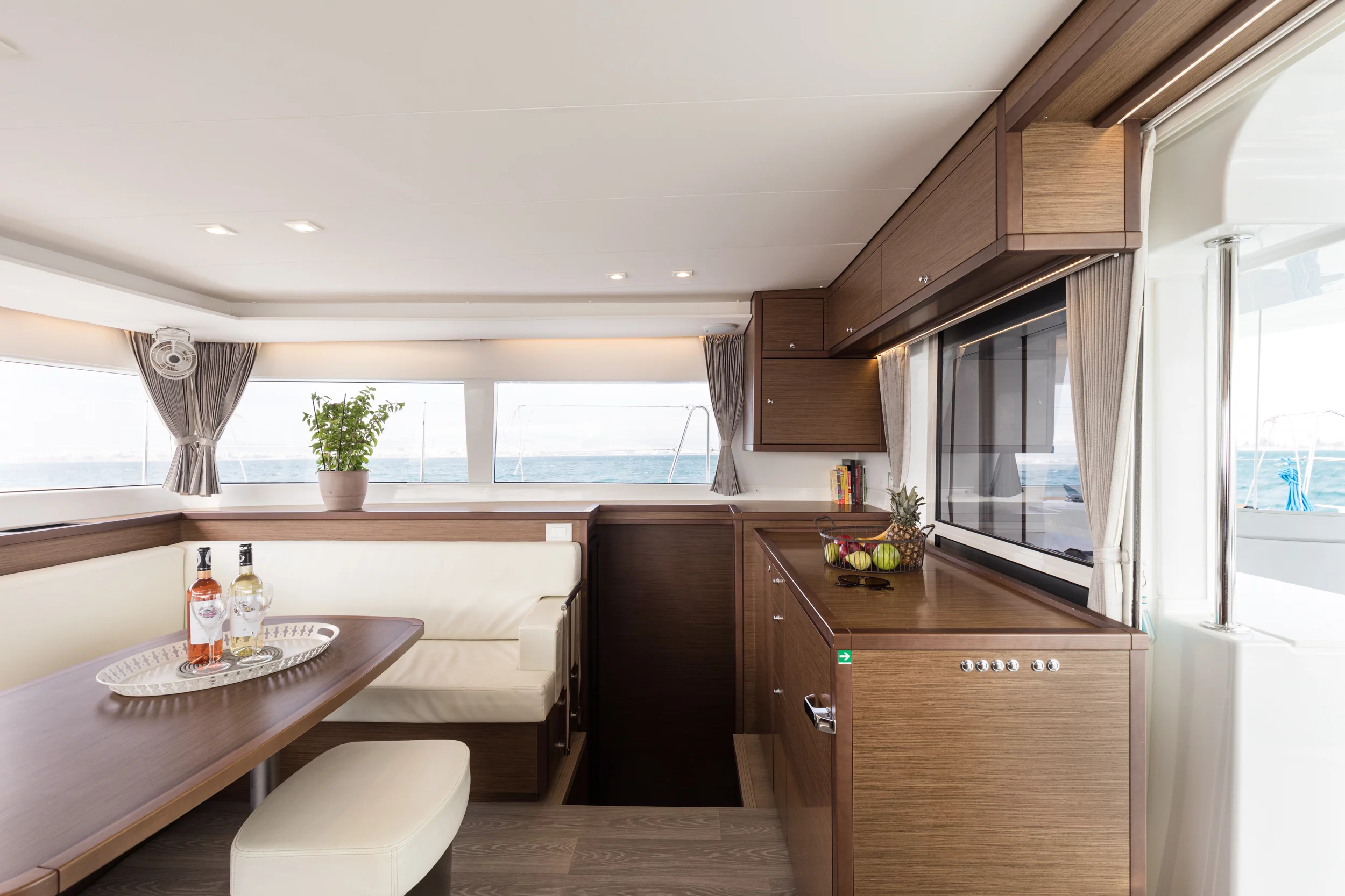 Lagoon 450 Flybridge (Myrto |, Gen, Watermaker, 12 pax)  - 11