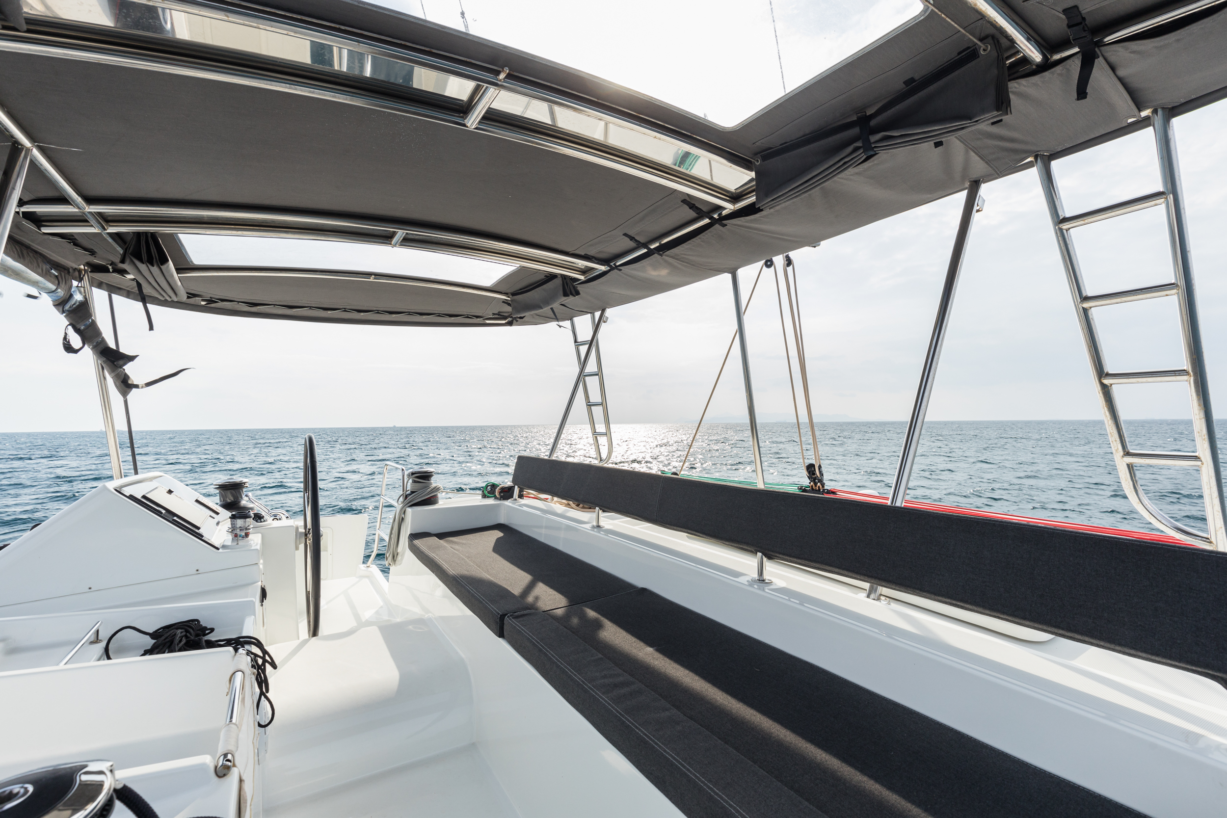 Photo #2 - Lagoon 450 Flybridge (Myrto |, Gen, Watermaker, 12 pax) en Athènes - 11858