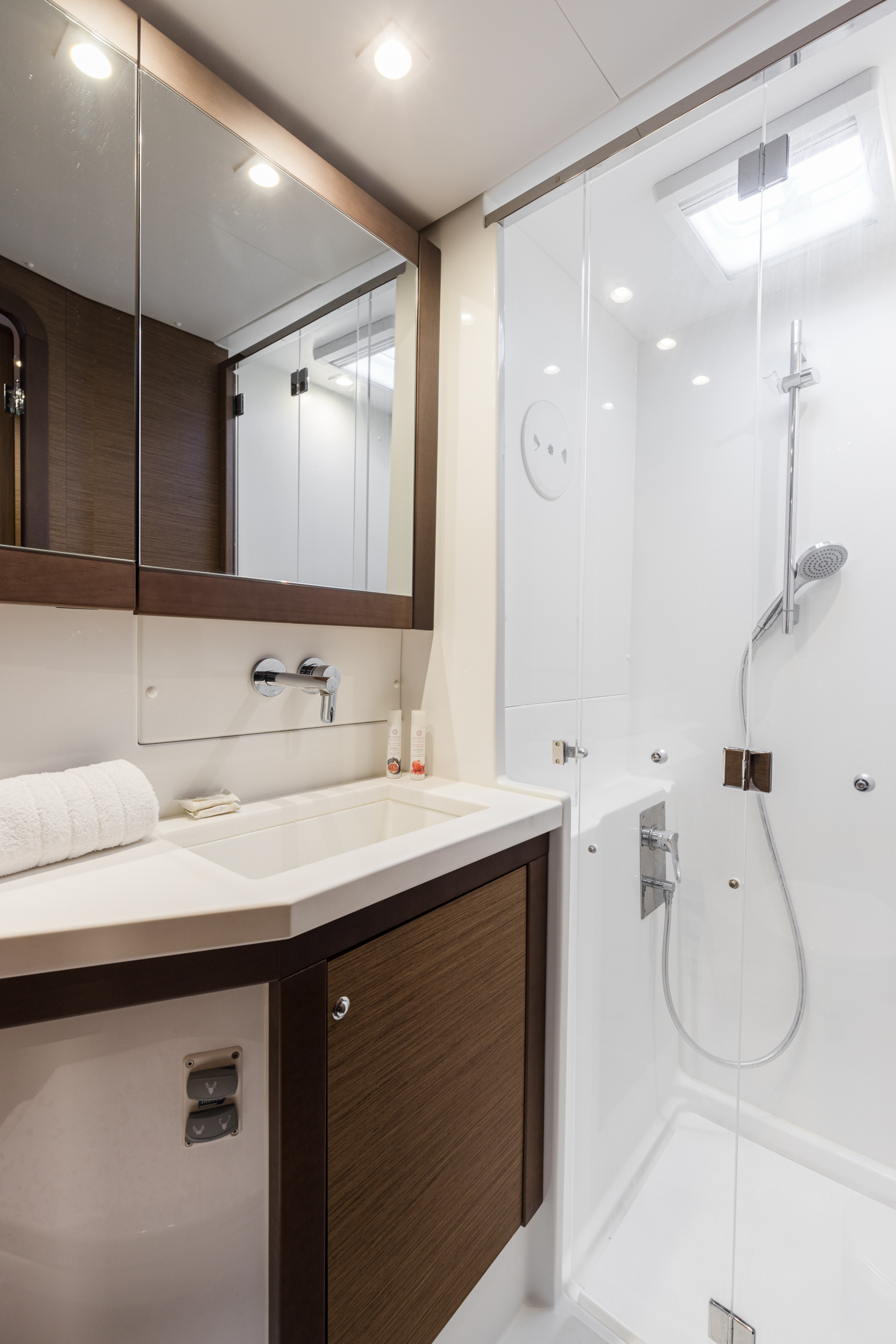 Photo #18 - Lagoon 450 Flybridge (Myrto |, Gen, Watermaker, 12 pax) en Athènes - 11858