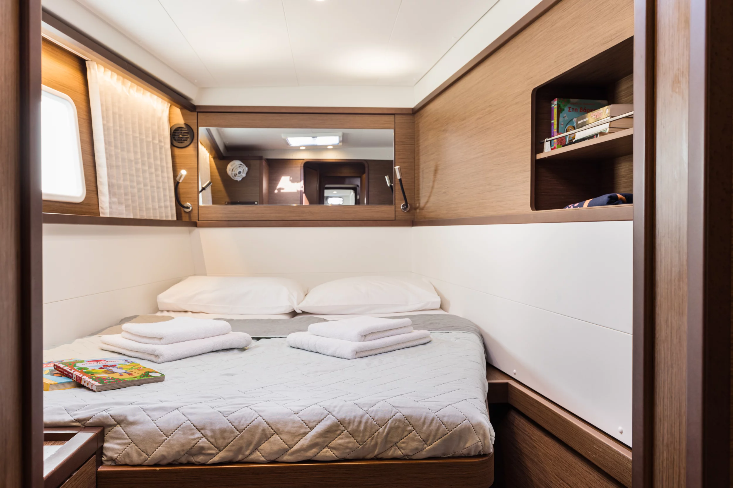 Lagoon 450 Flybridge (Myrto |, Gen, Watermaker, 12 pax)  - 18
