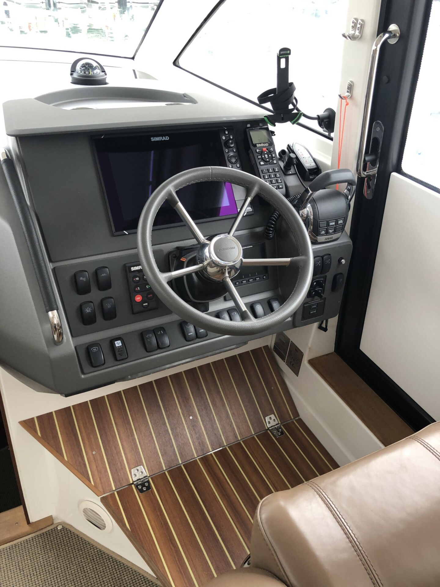 Nimbus 305 Coupe — photo 5