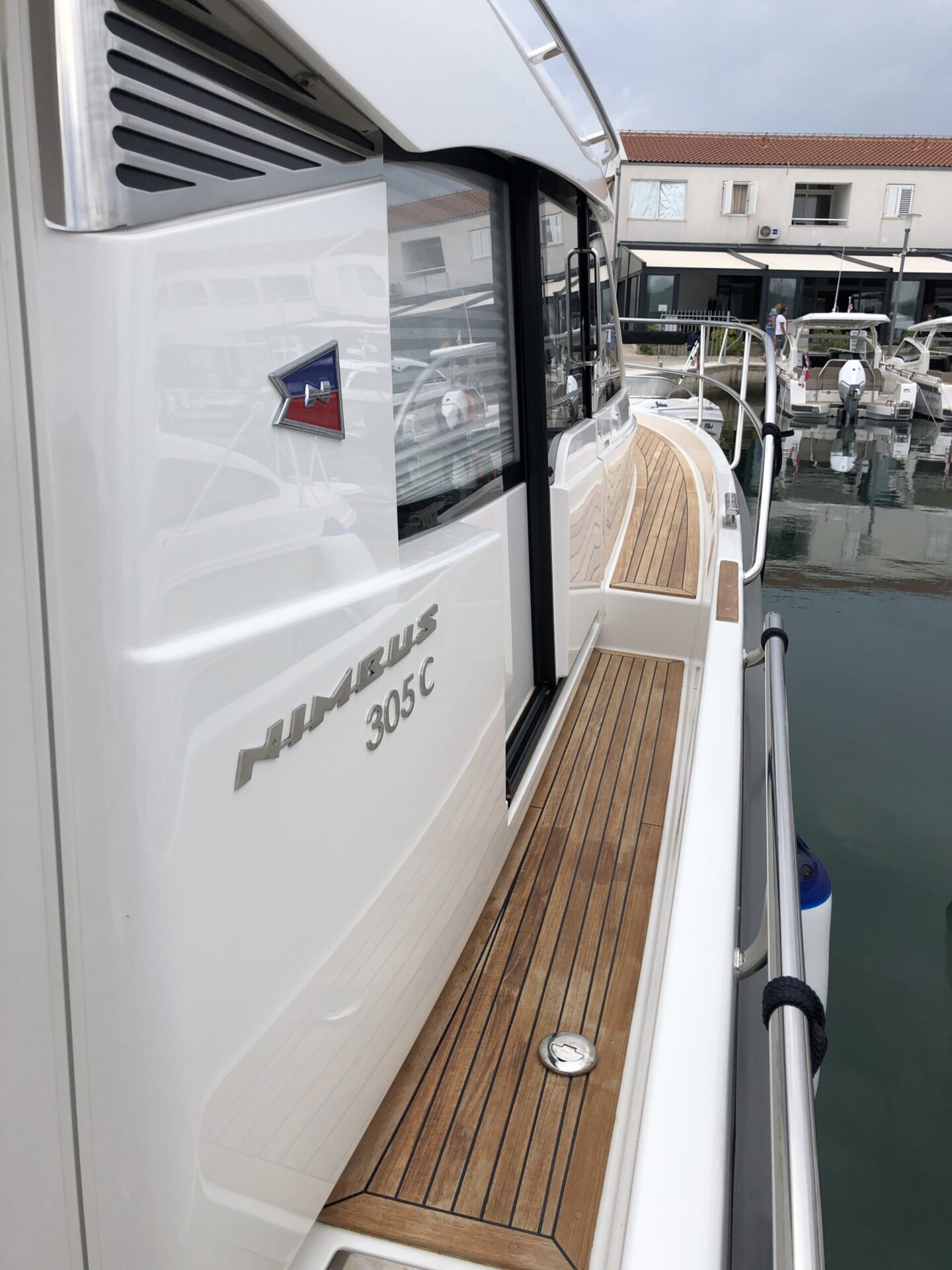 Nimbus 305 Coupe — photo 11
