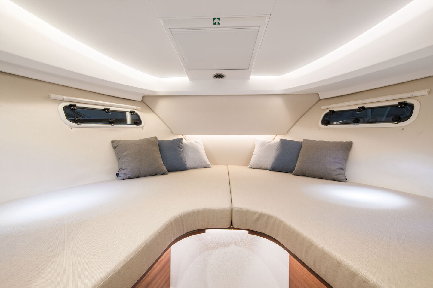 Nimbus 305 Coupe — photo 4