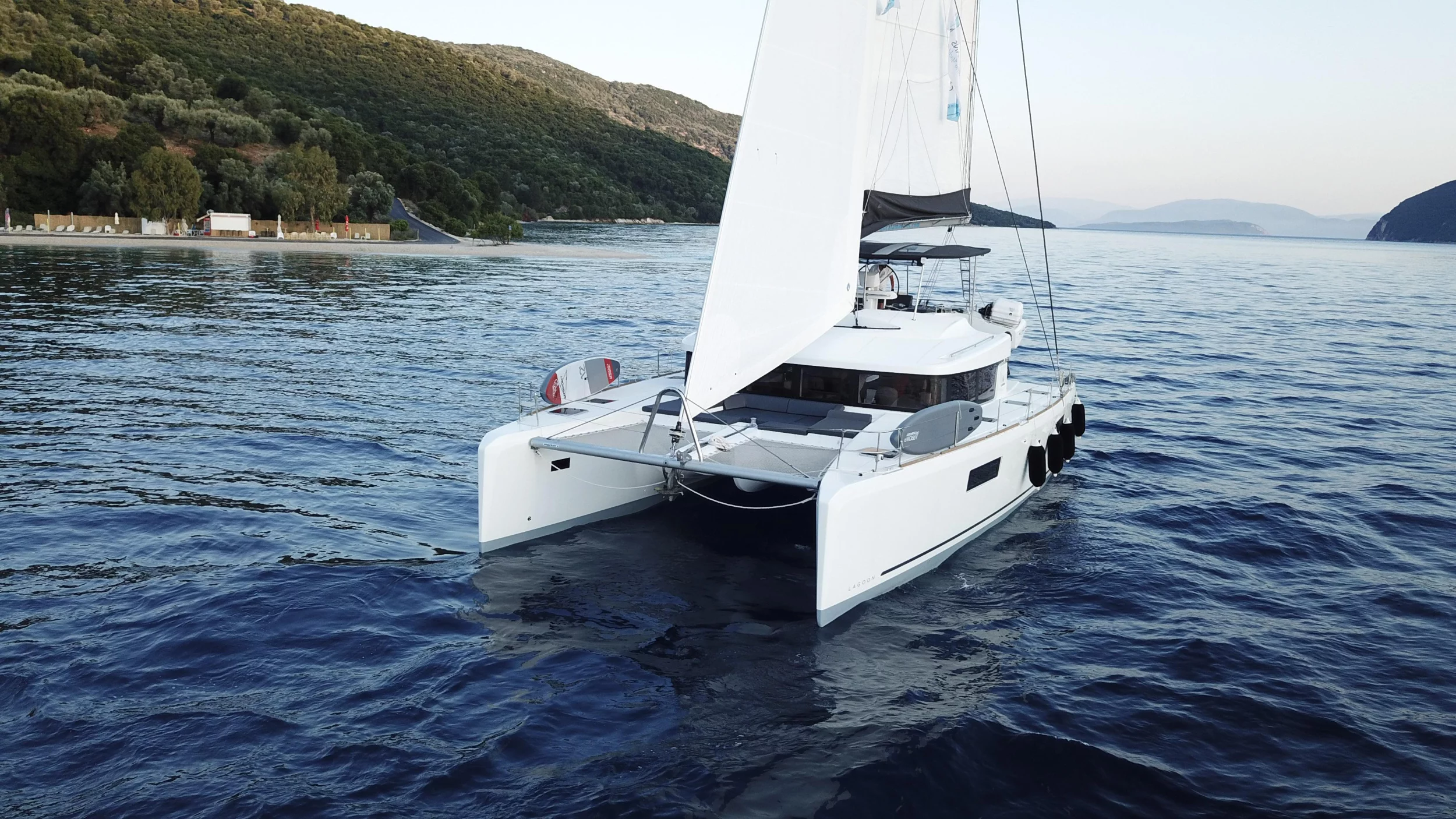 Lagoon 52 (Blue Velvet)  - 20