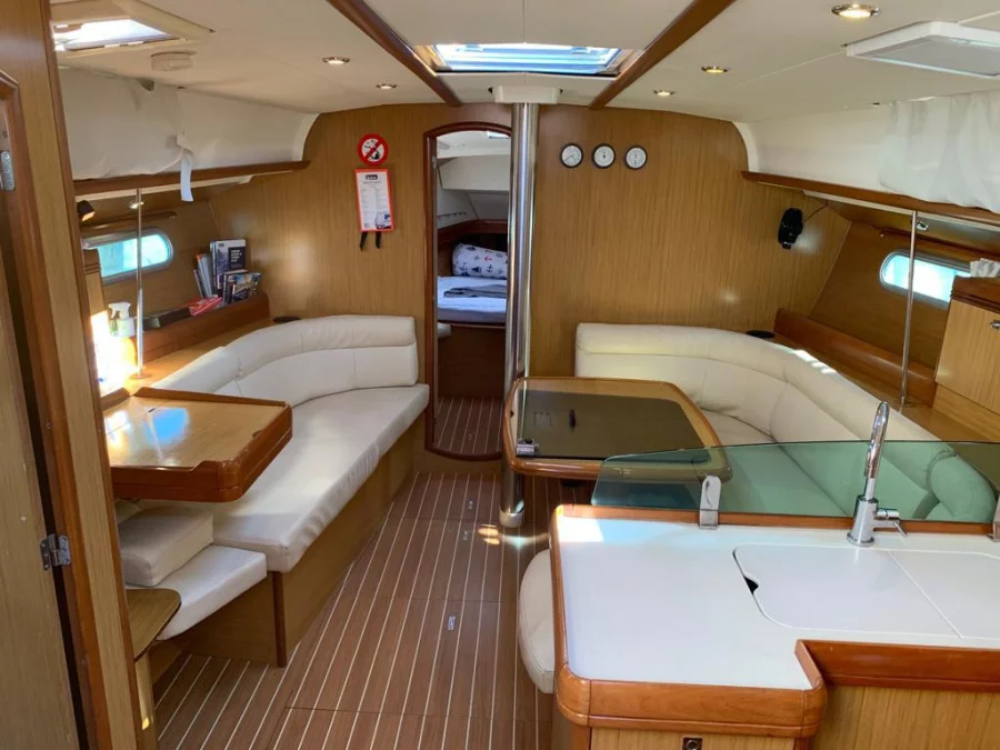 Sun Odyssey 42i (Miss Joy) Interior image - 3