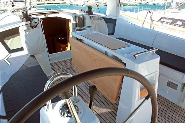 Oceanis 38.1 (FREEDOM Estartit)  - 12