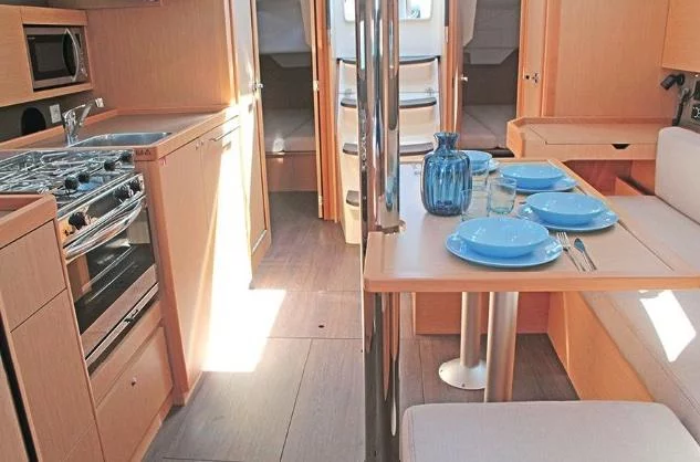 Oceanis 38.1 (FREEDOM Estartit)  - 1