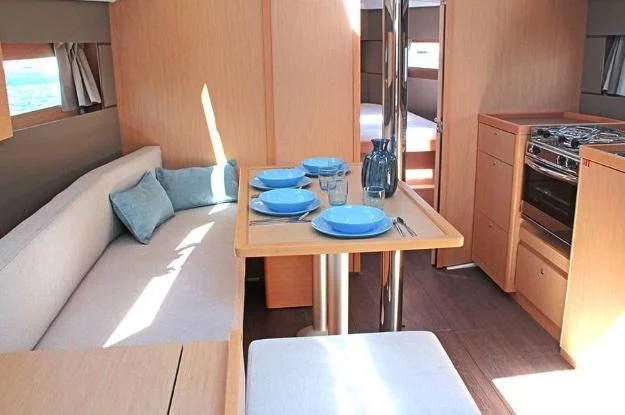 Oceanis 38.1 (FREEDOM Estartit)  - 9