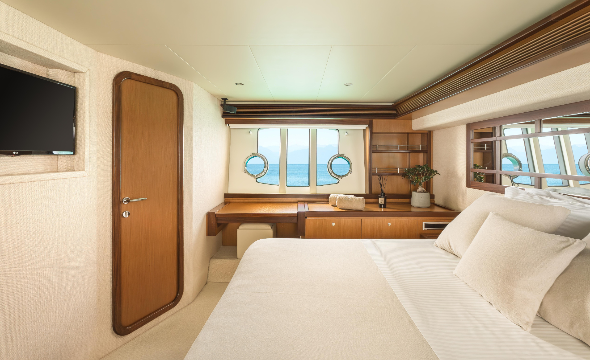 Ferretti 630 — photo 18