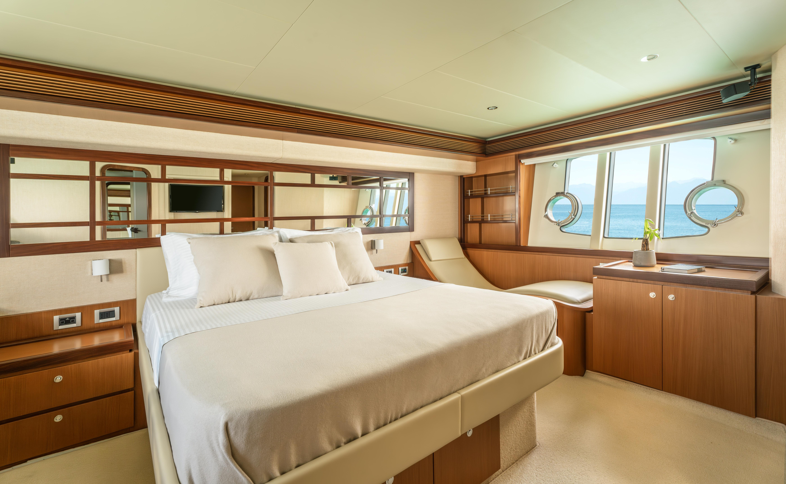 Ferretti 630 — photo 11
