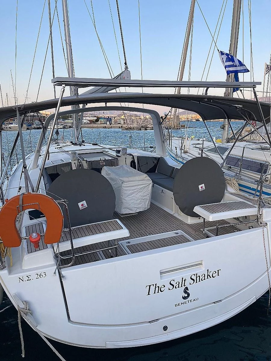 Oceanis 41.1 (Salt Shaker)  - 4