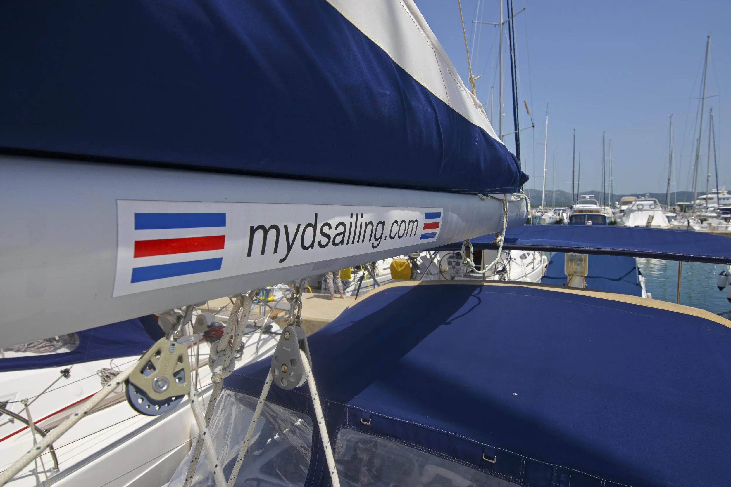 Beneteau Cyclades 39.3 (Helena)  - 7