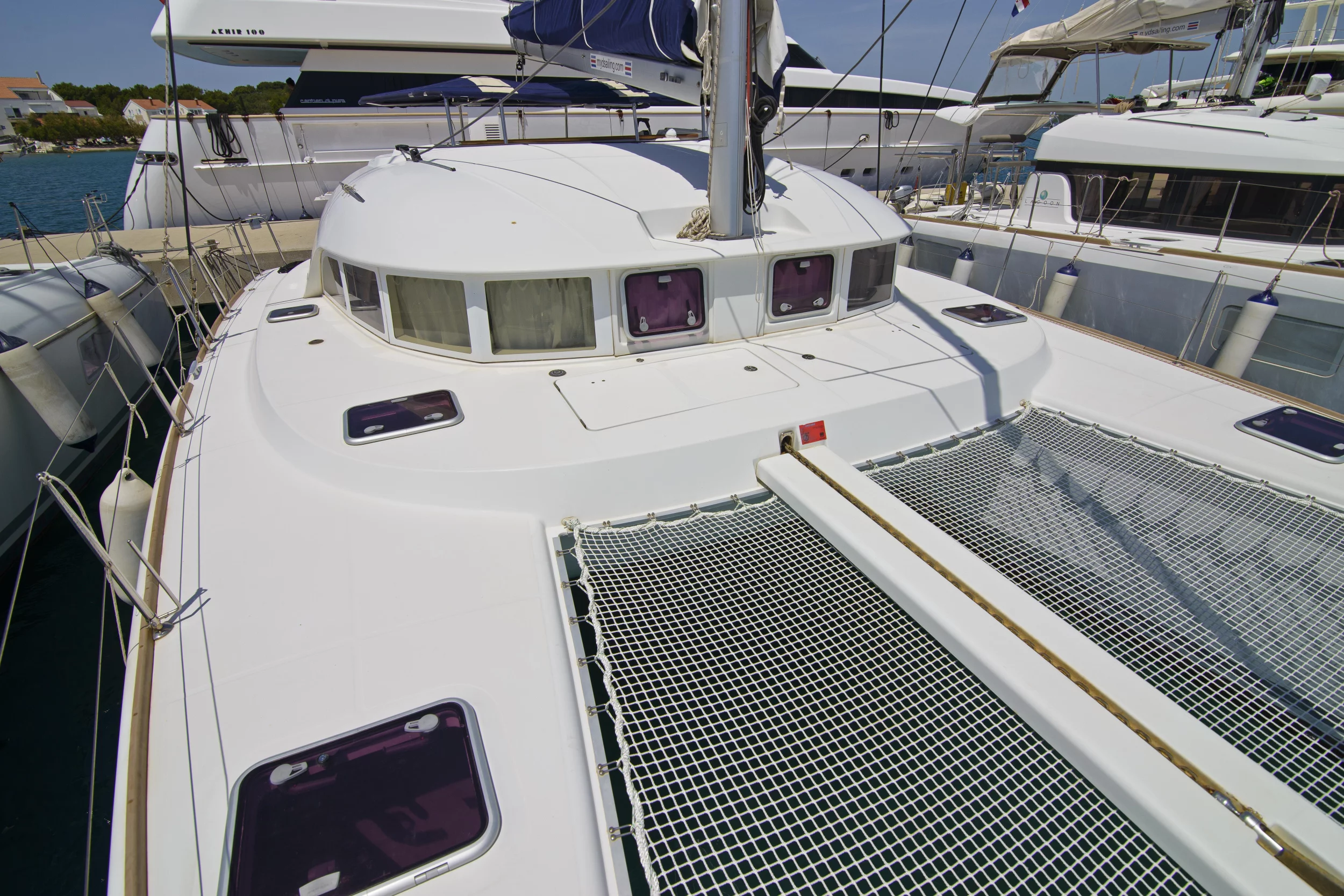 Lagoon 380 (Moonshadow)  - 1
