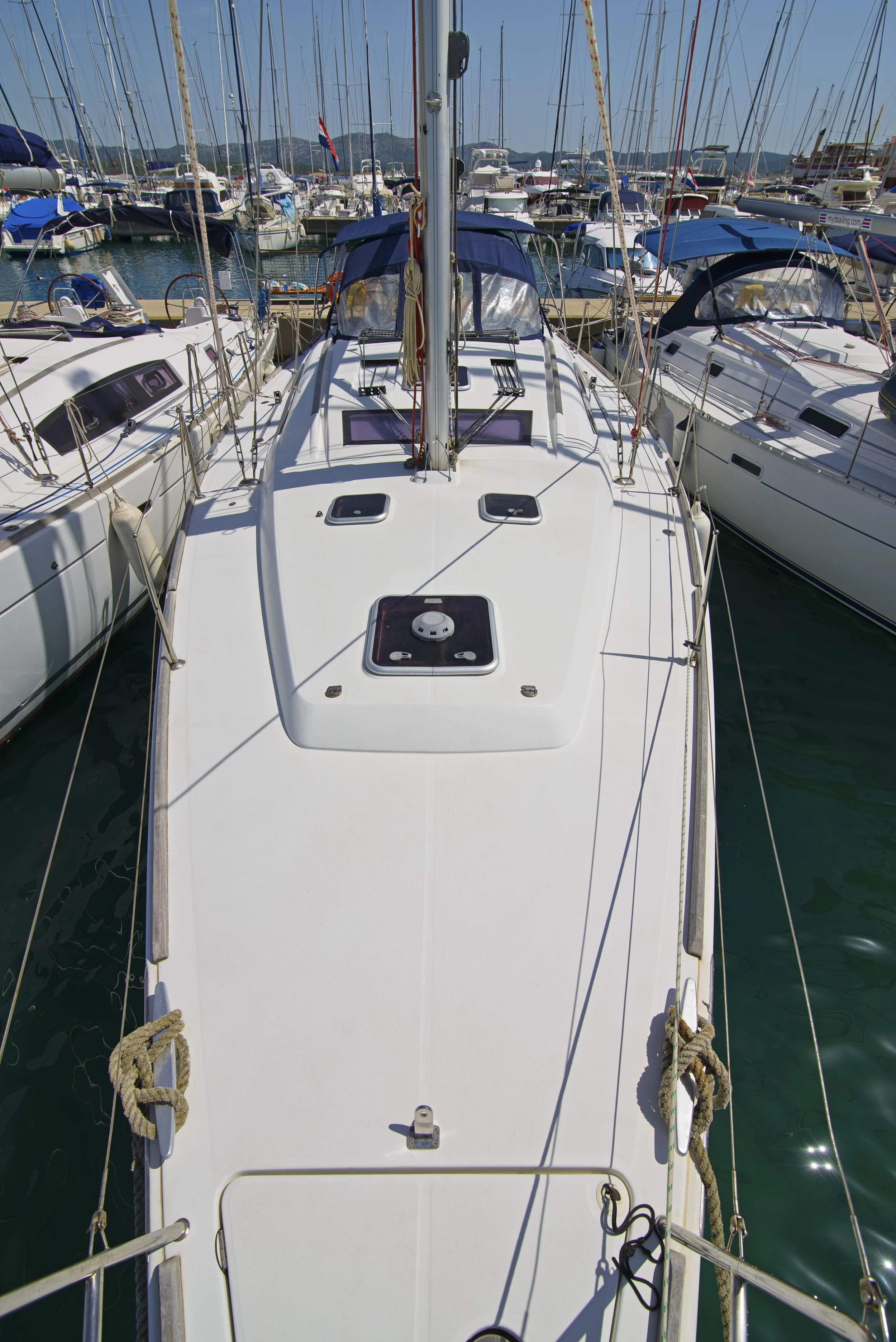 Beneteau Oceanis 43 (SAPHISO II)  - 5